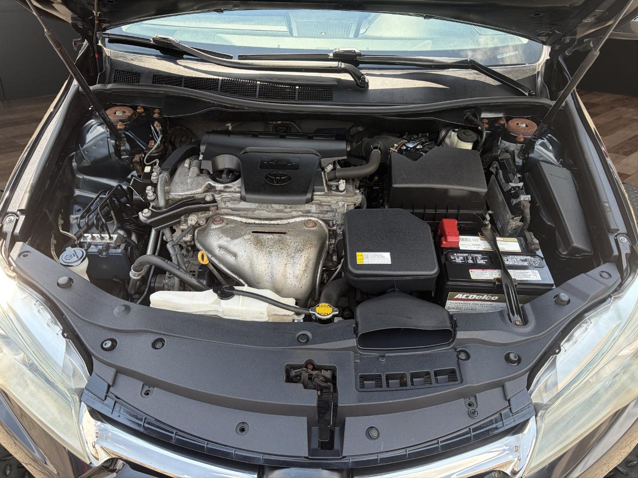 Toyota Camry 4dr Sdn I4 Auto SE (Natl) 2015