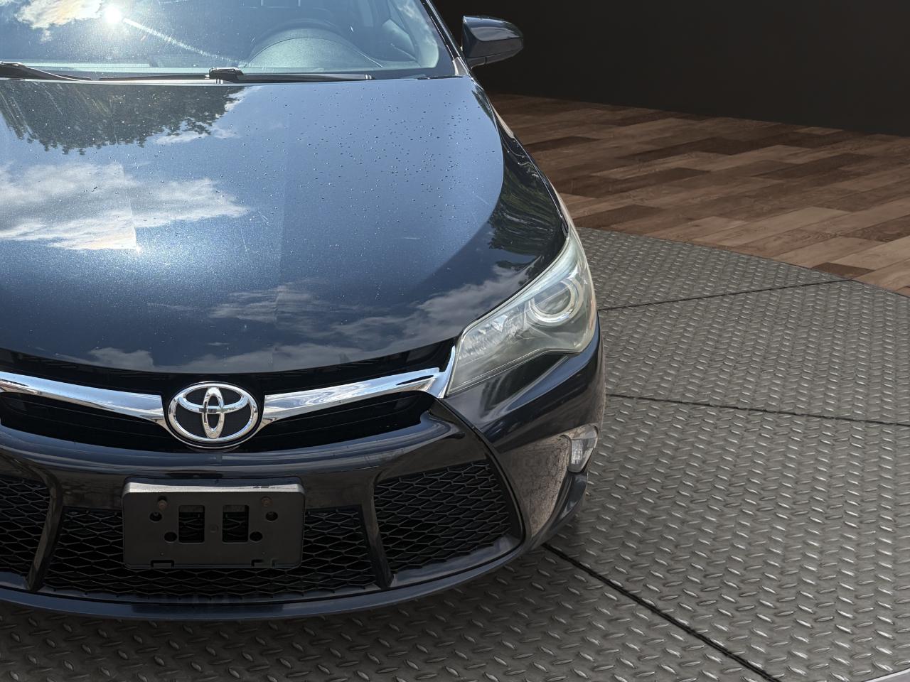 Toyota Camry 4dr Sdn I4 Auto SE (Natl) 2015