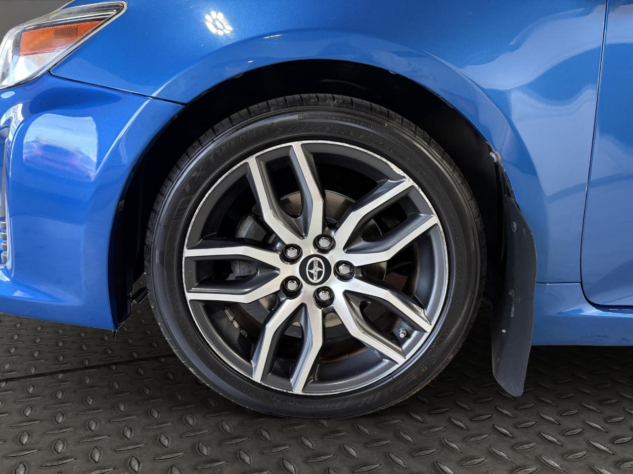 Scion tC 2dr HB Man (Natl) 2015