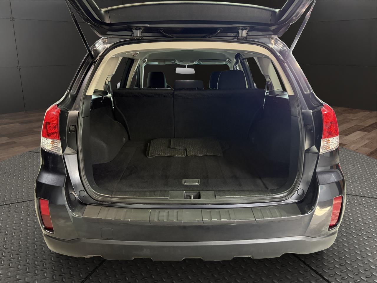 Subaru Outback 4dr Wgn H4 Auto 2.5i Premium 2012