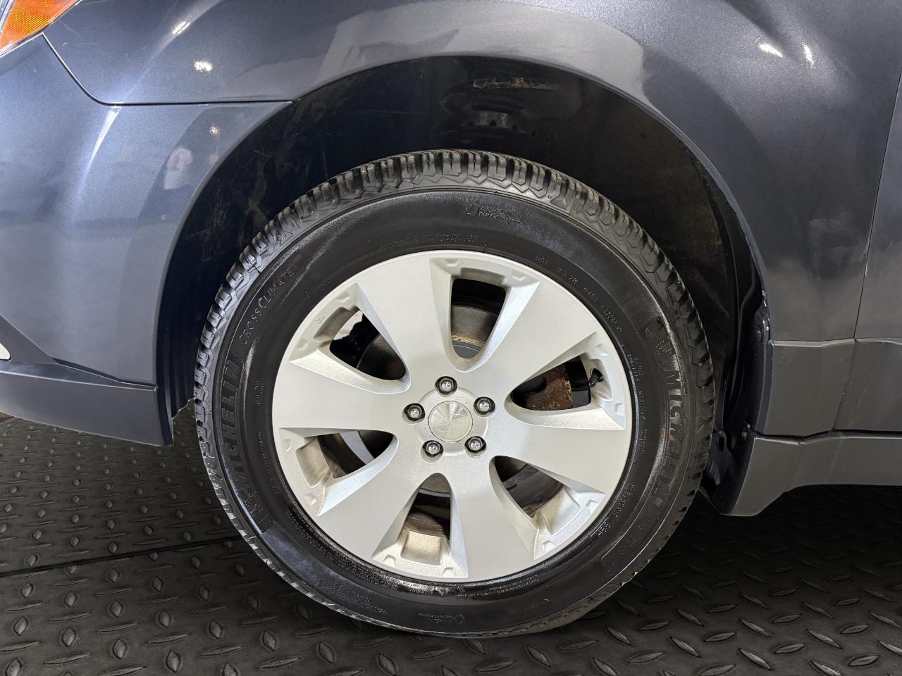 Subaru Outback 4dr Wgn H4 Auto 2.5i Premium 2012