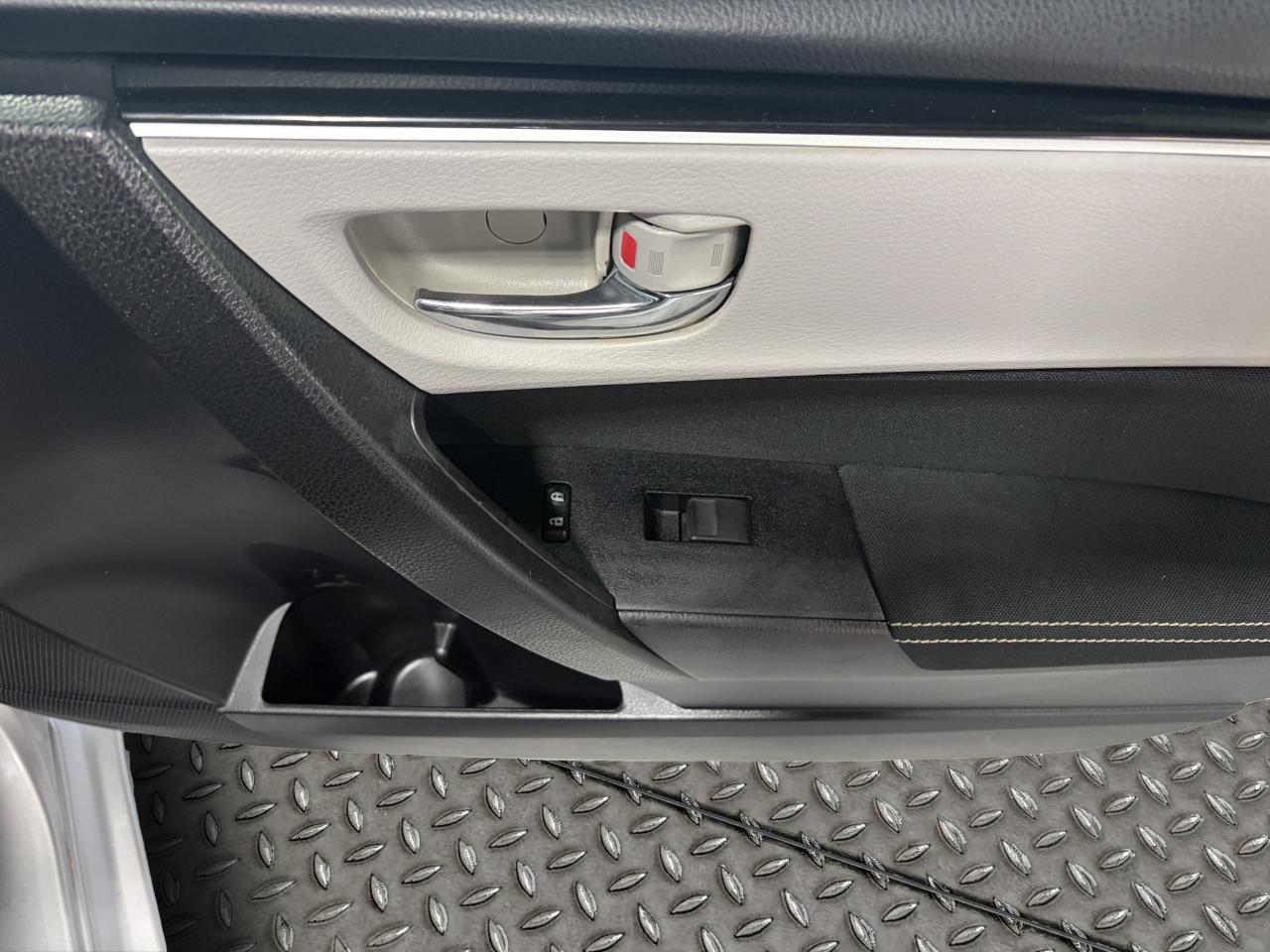 Toyota Corolla 4dr Sedan LE Auto 2017