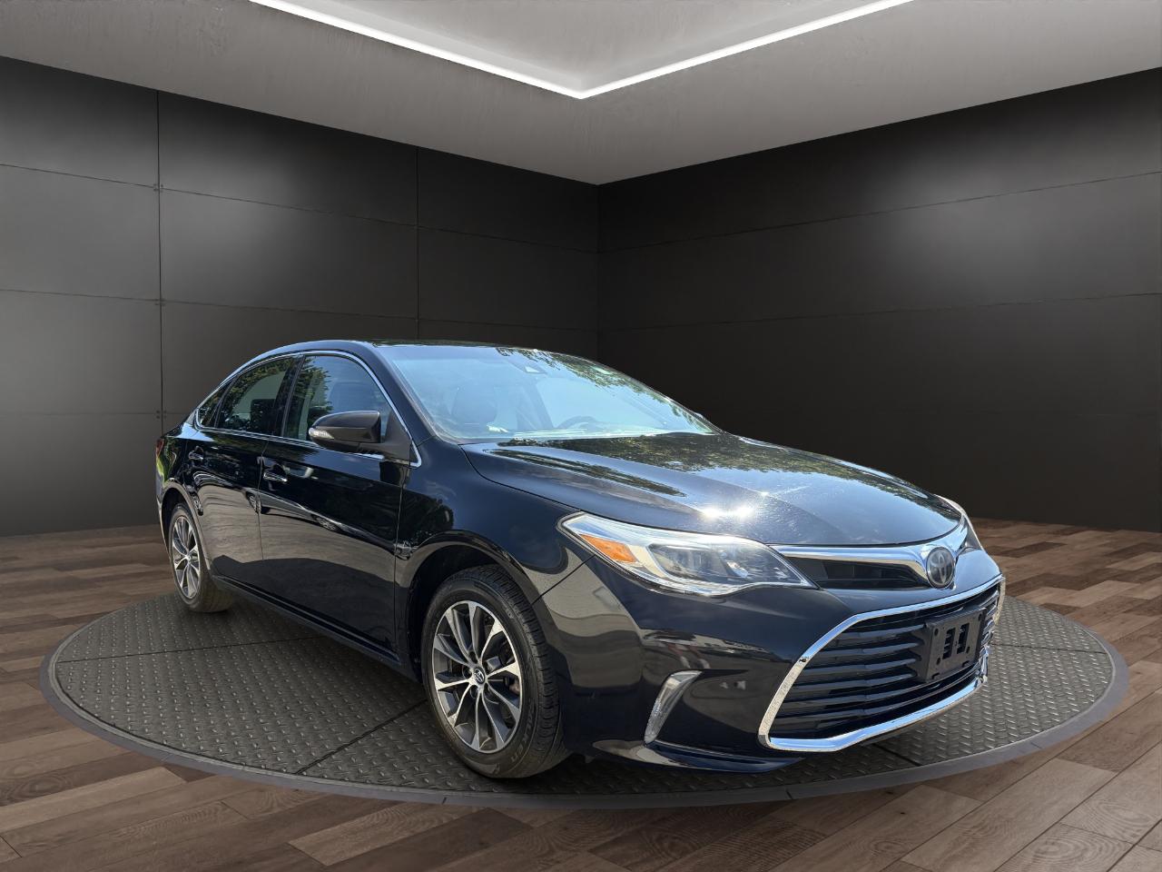 Toyota Avalon XLE Premium (Natl) 2017