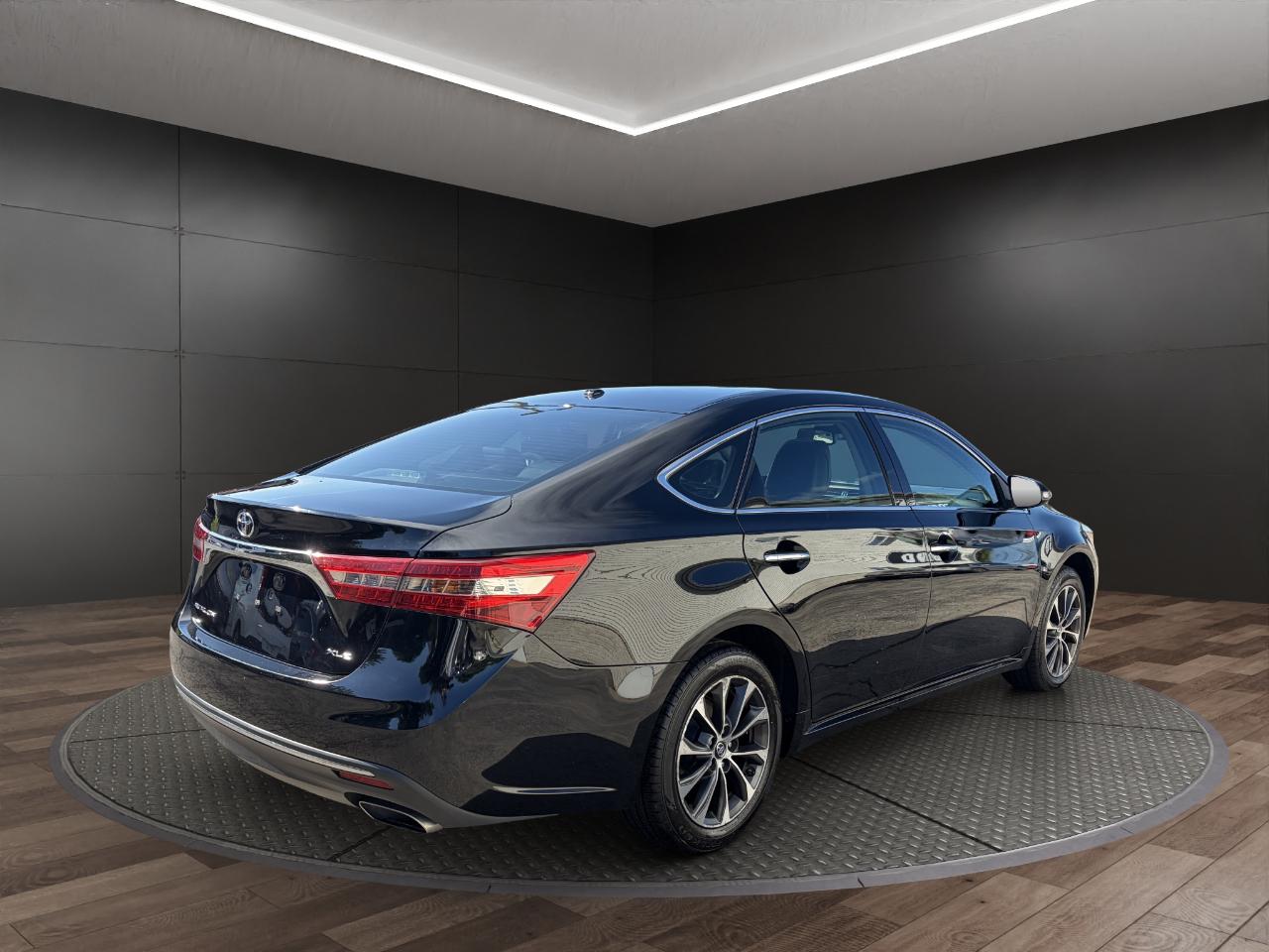 Toyota Avalon XLE Premium (Natl) 2017