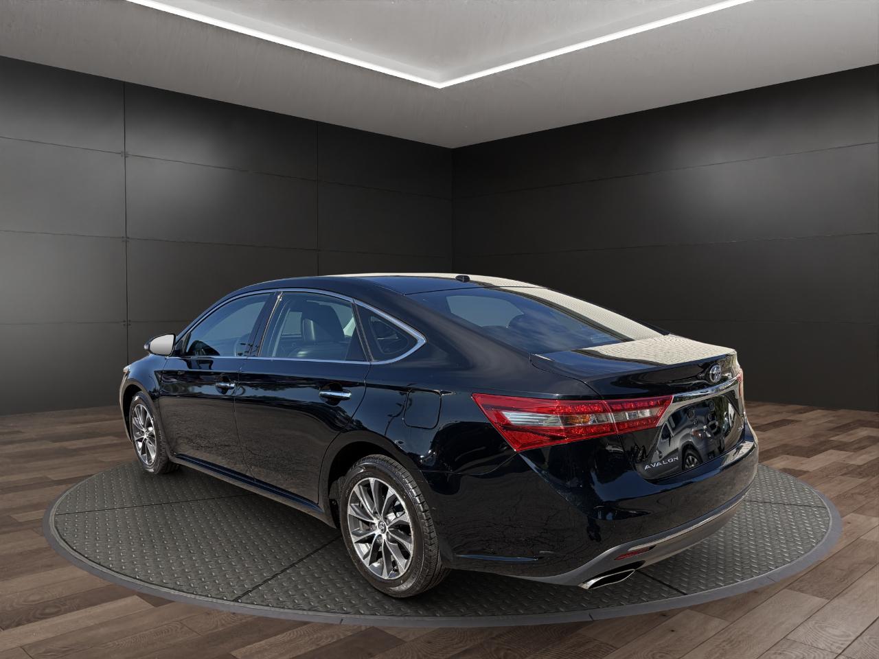 Toyota Avalon XLE Premium (Natl) 2017