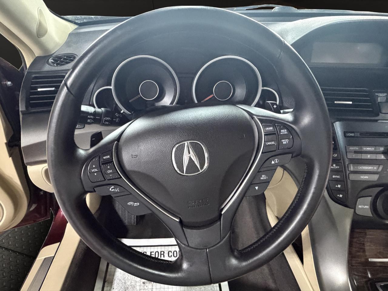 Acura TL 4dr Sdn Auto 2WD 2012
