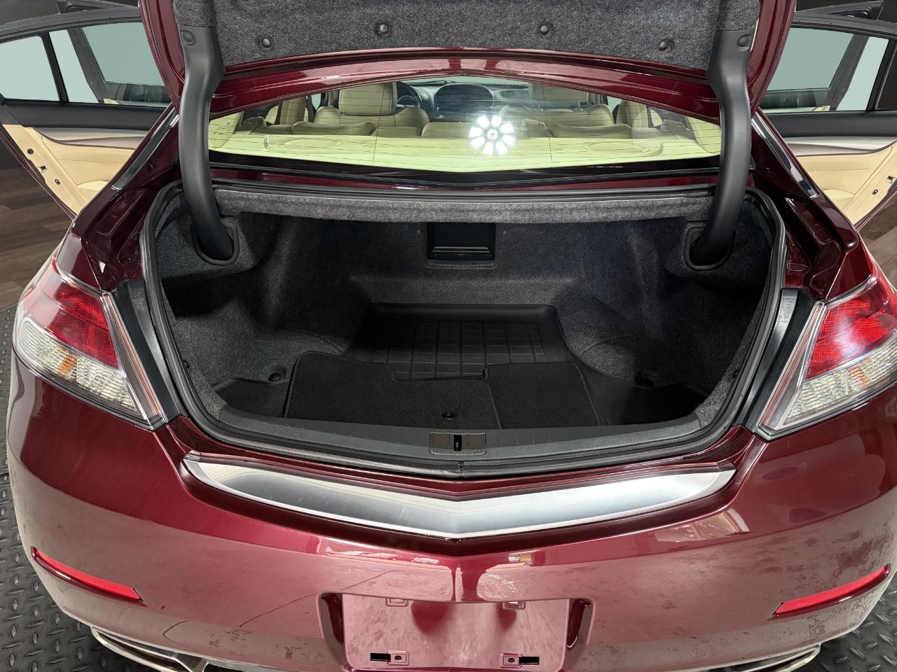 Acura TL 4dr Sdn Auto 2WD 2012