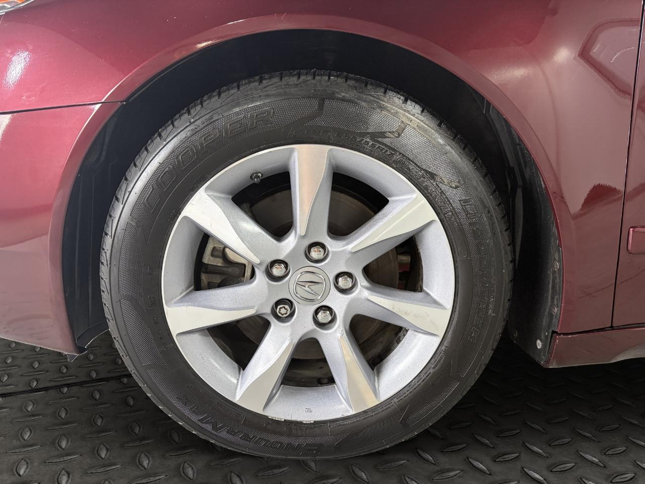 Acura TL 4dr Sdn Auto 2WD 2012