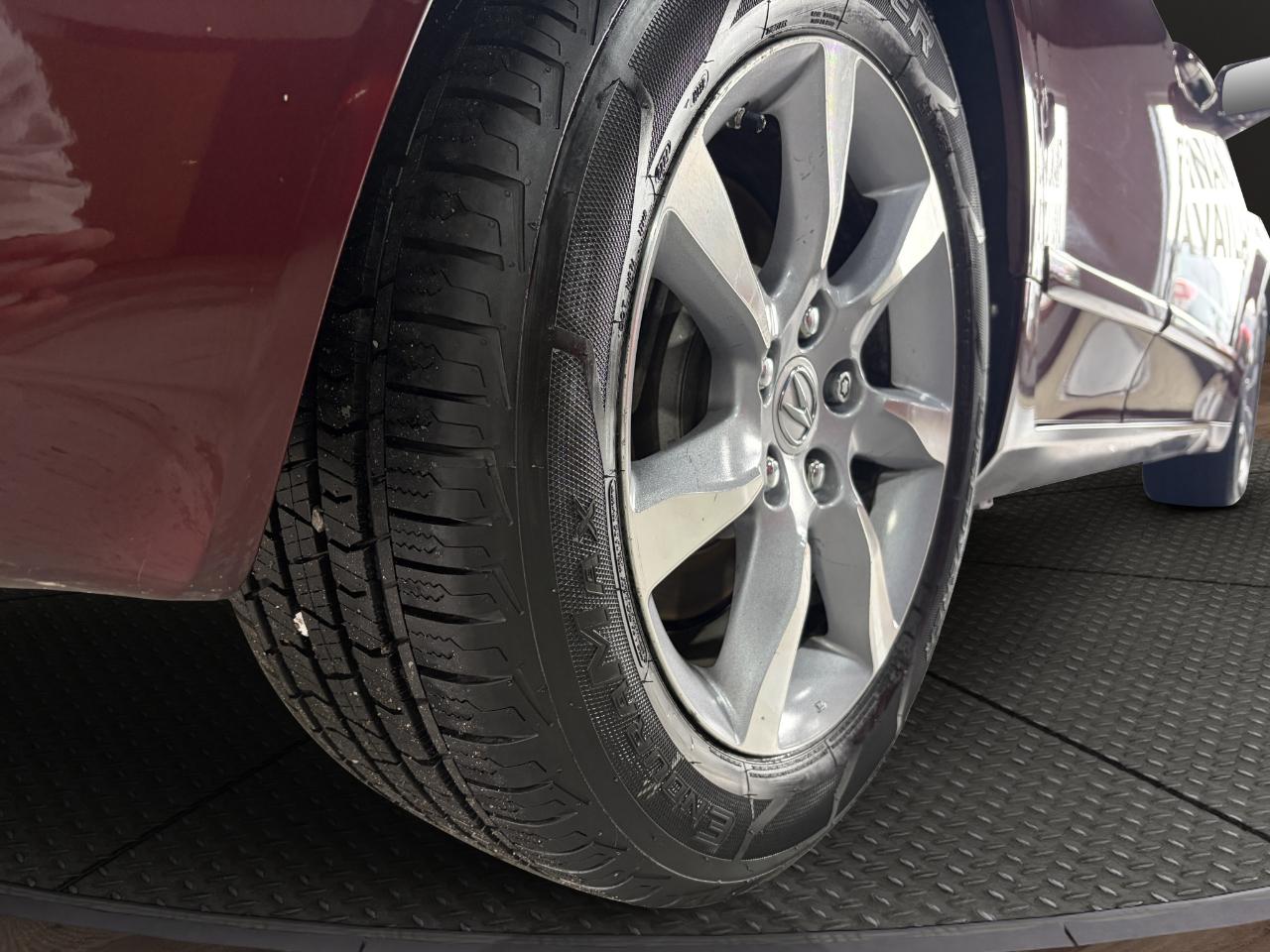 Acura TL 4dr Sdn Auto 2WD 2012