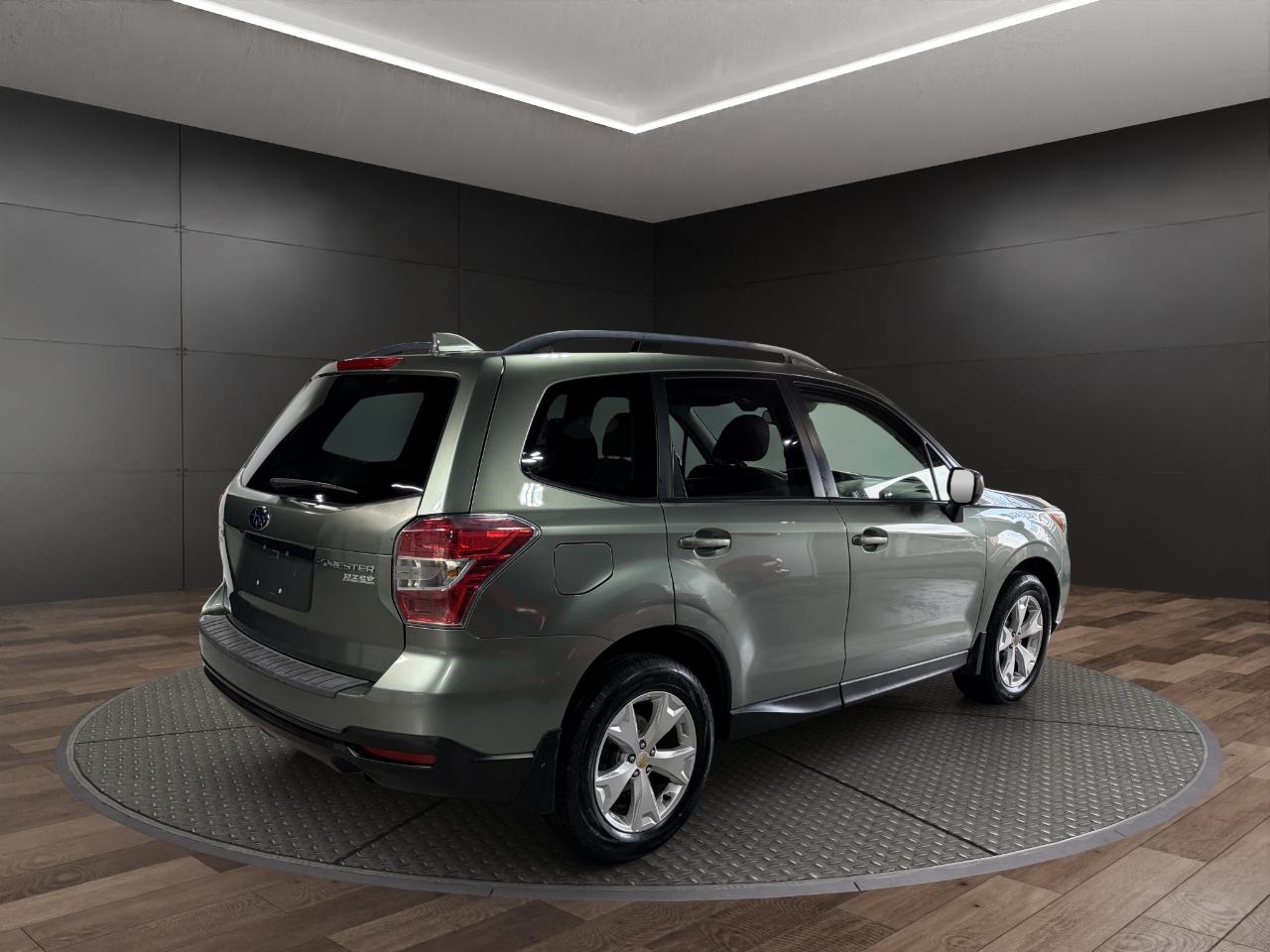 Subaru Forester 4dr CVT 2.5i Premium PZEV 2016