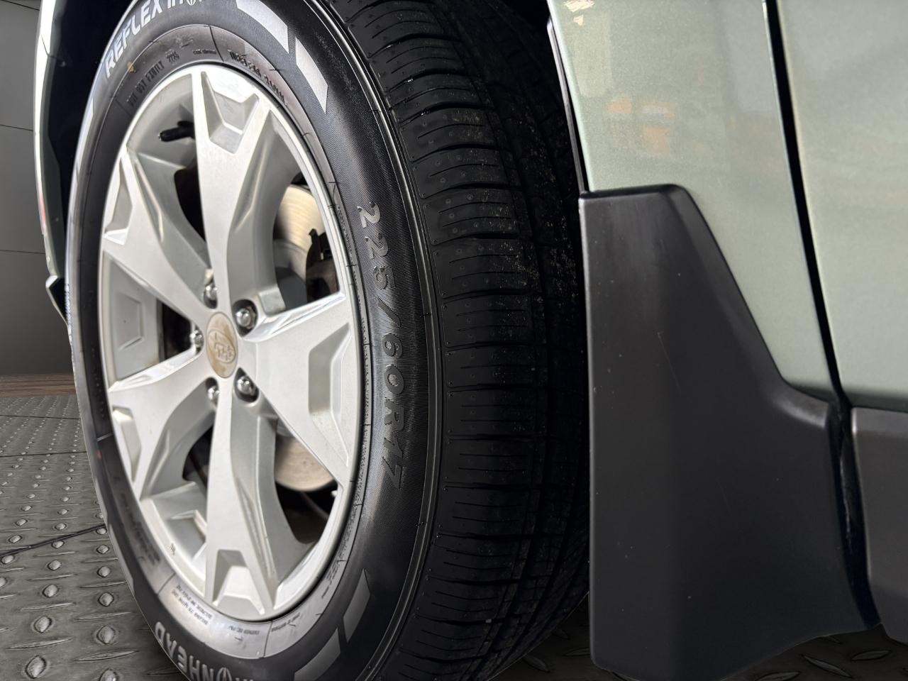 Subaru Forester 4dr CVT 2.5i Premium PZEV 2016