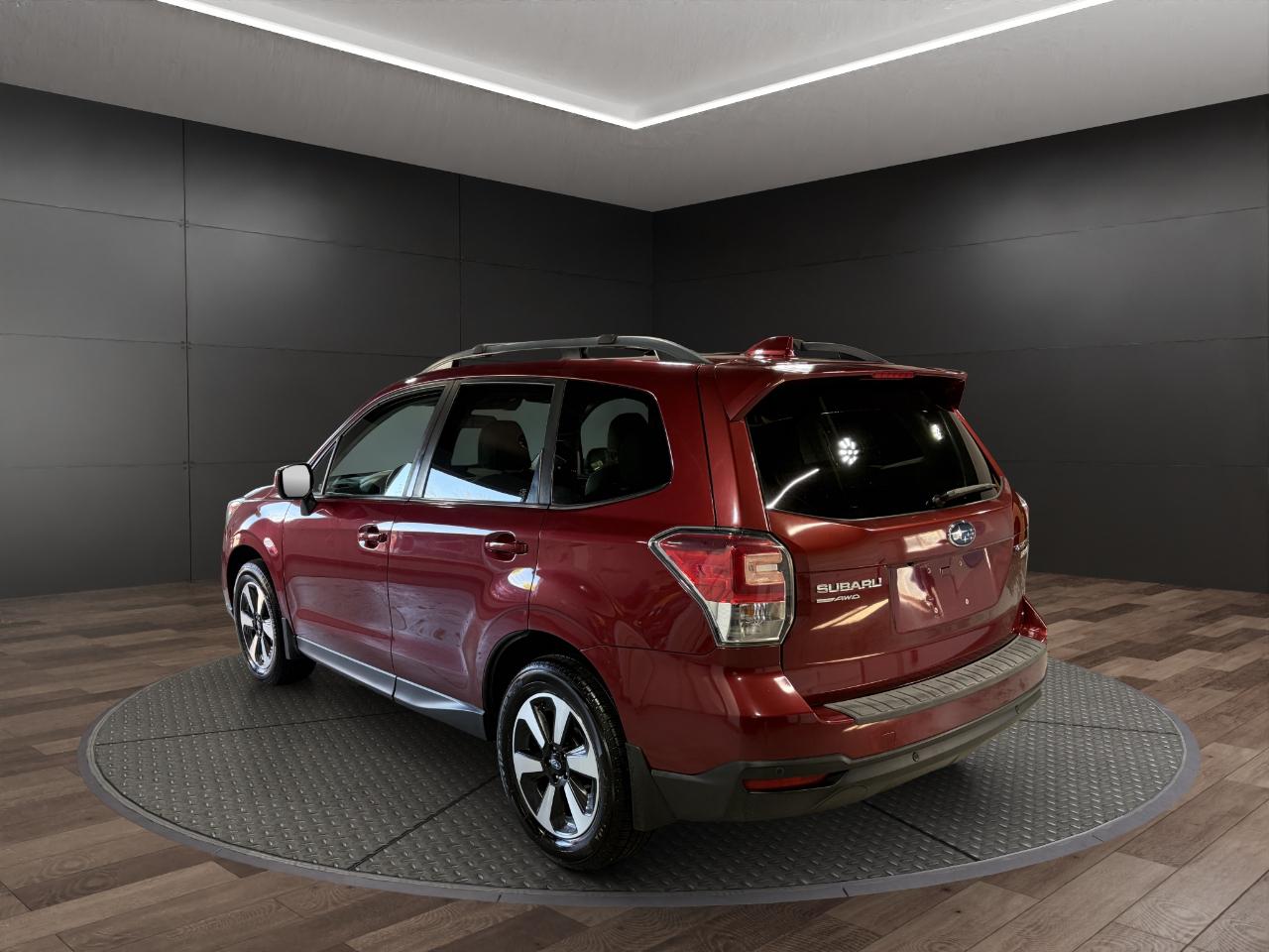 Subaru Forester 2.5i Limited CVT 2017