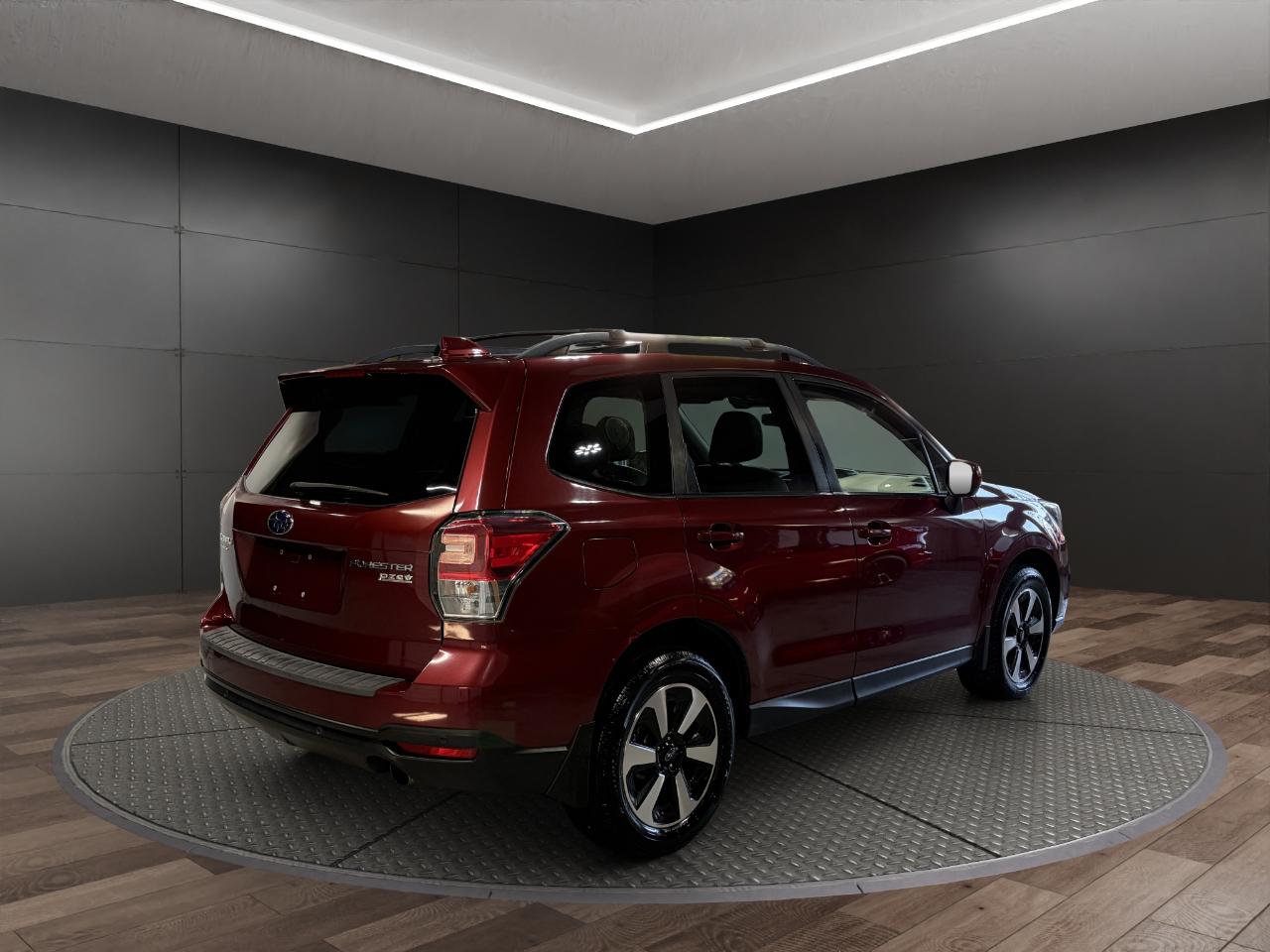 Subaru Forester 2.5i Limited CVT 2017