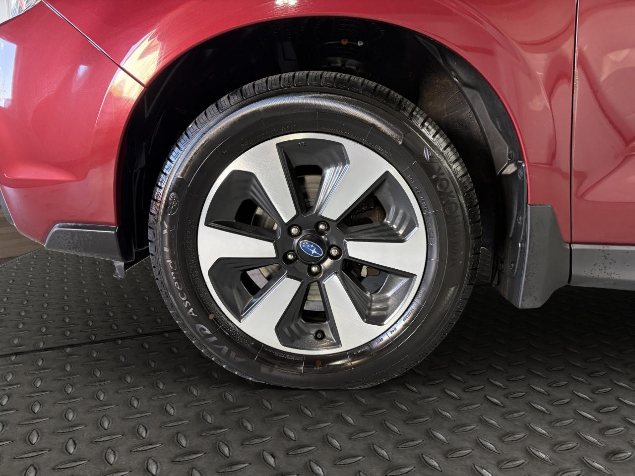 Subaru Forester 2.5i Limited CVT 2017