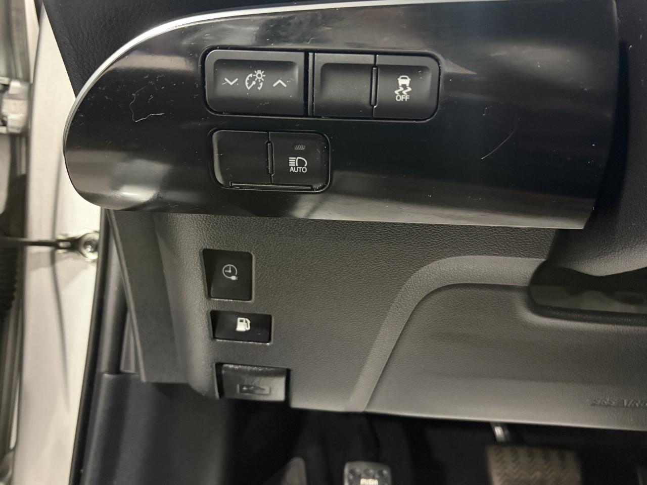 Toyota Prius Prime Limited (Natl) 2022
