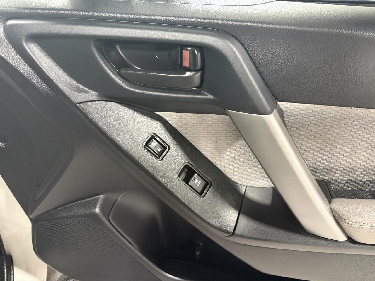 Subaru Forester 2.5i Premium Manual 2017
