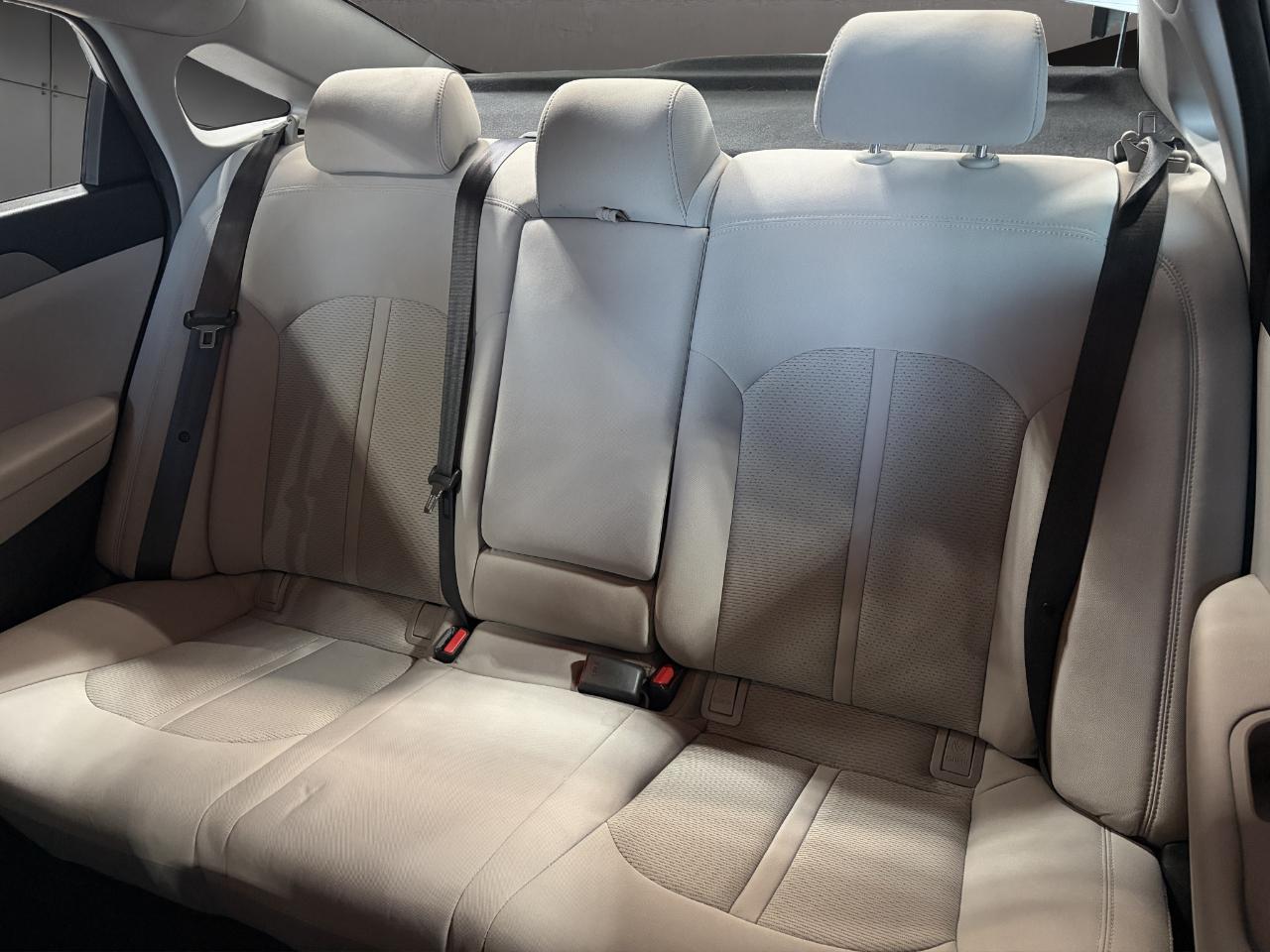Hyundai Sonata 4dr Sdn 2.4L SE PZEV 2016