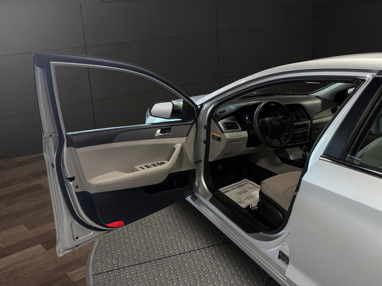 Hyundai Sonata 4dr Sdn 2.4L SE PZEV 2016