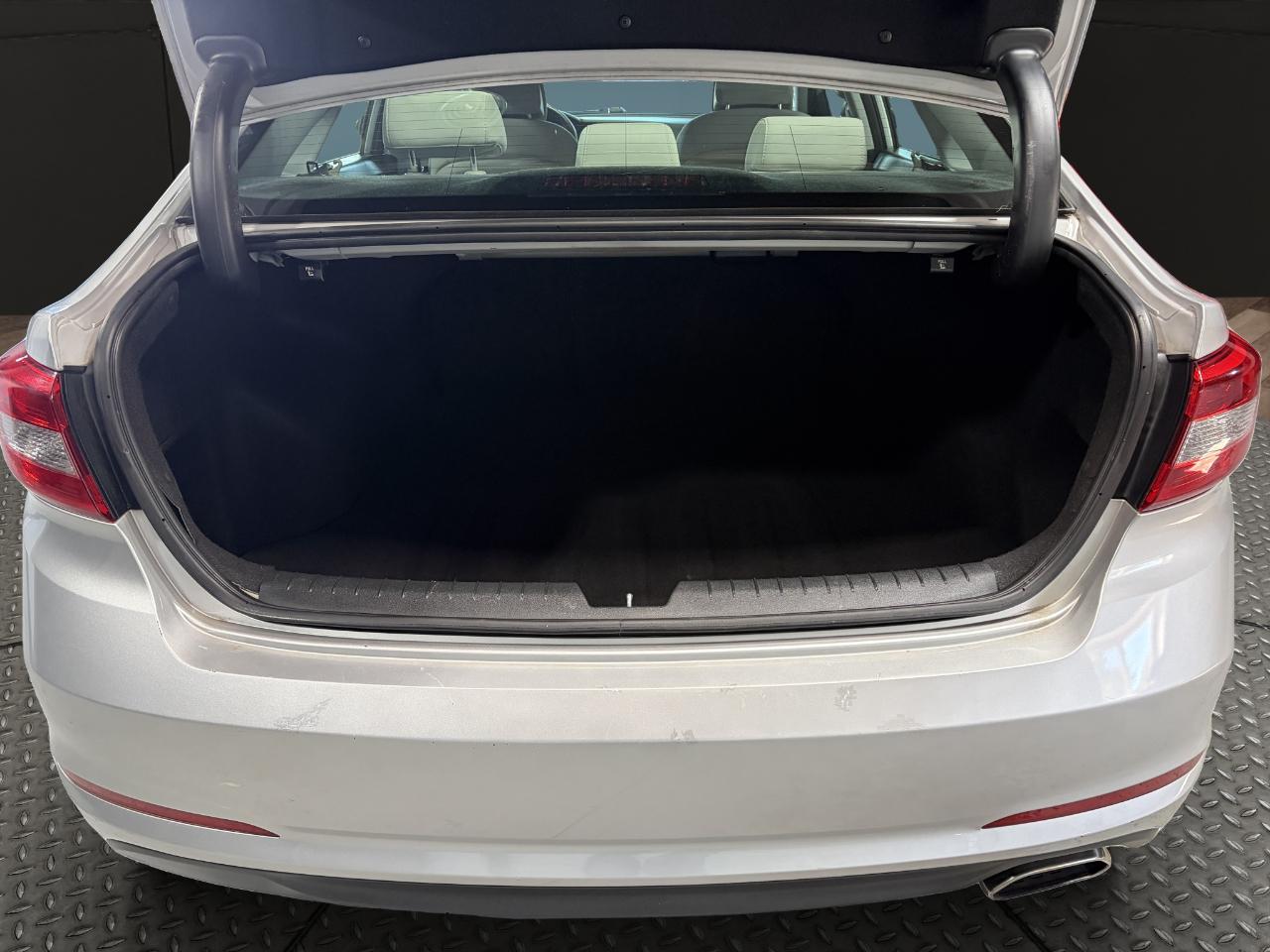 Hyundai Sonata 4dr Sdn 2.4L SE PZEV 2016