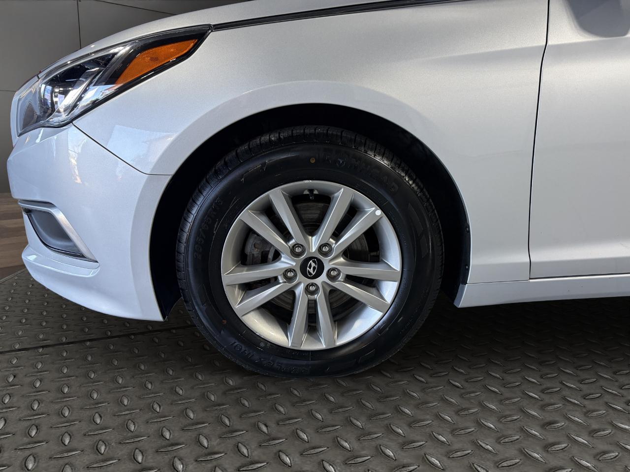 Hyundai Sonata 4dr Sdn 2.4L SE PZEV 2016