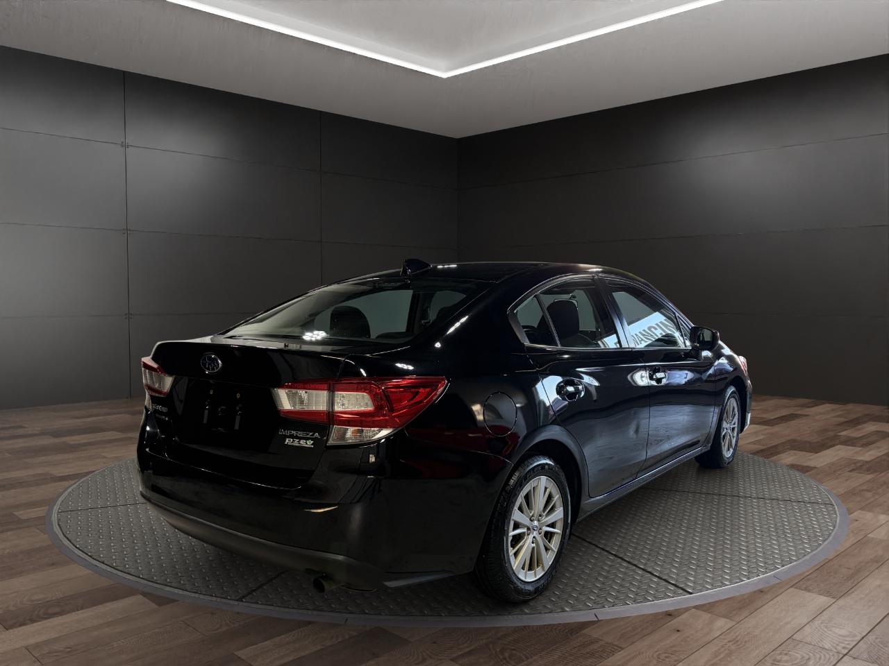 Subaru Impreza 2.0i Premium 4-door CVT 2017