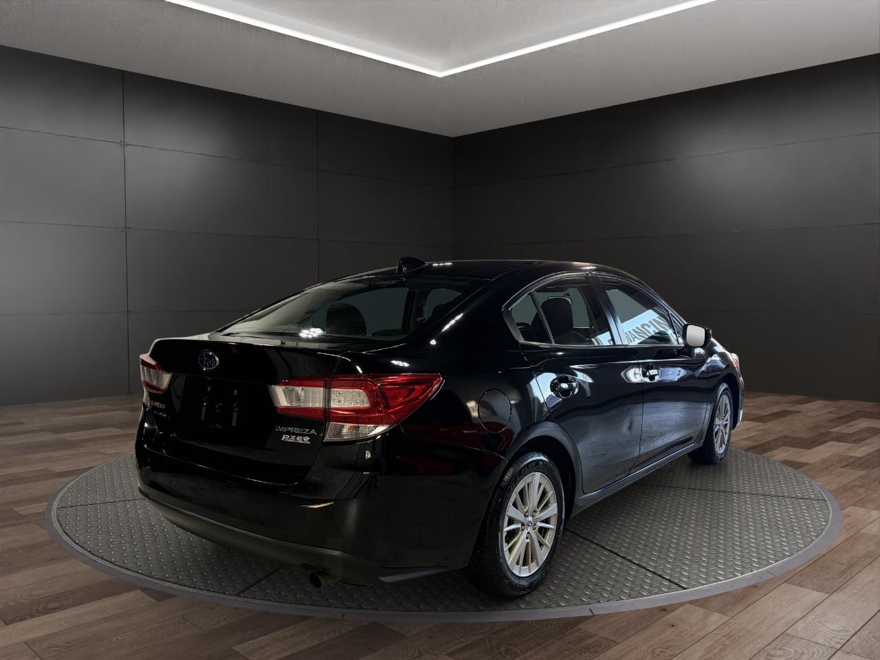 Subaru Impreza 2.0i Premium 4-door CVT 2017