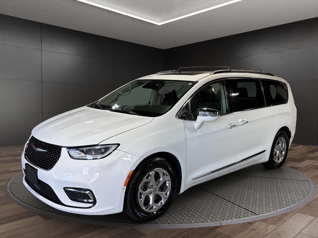 Chrysler Pacifica Limited FWD 2022