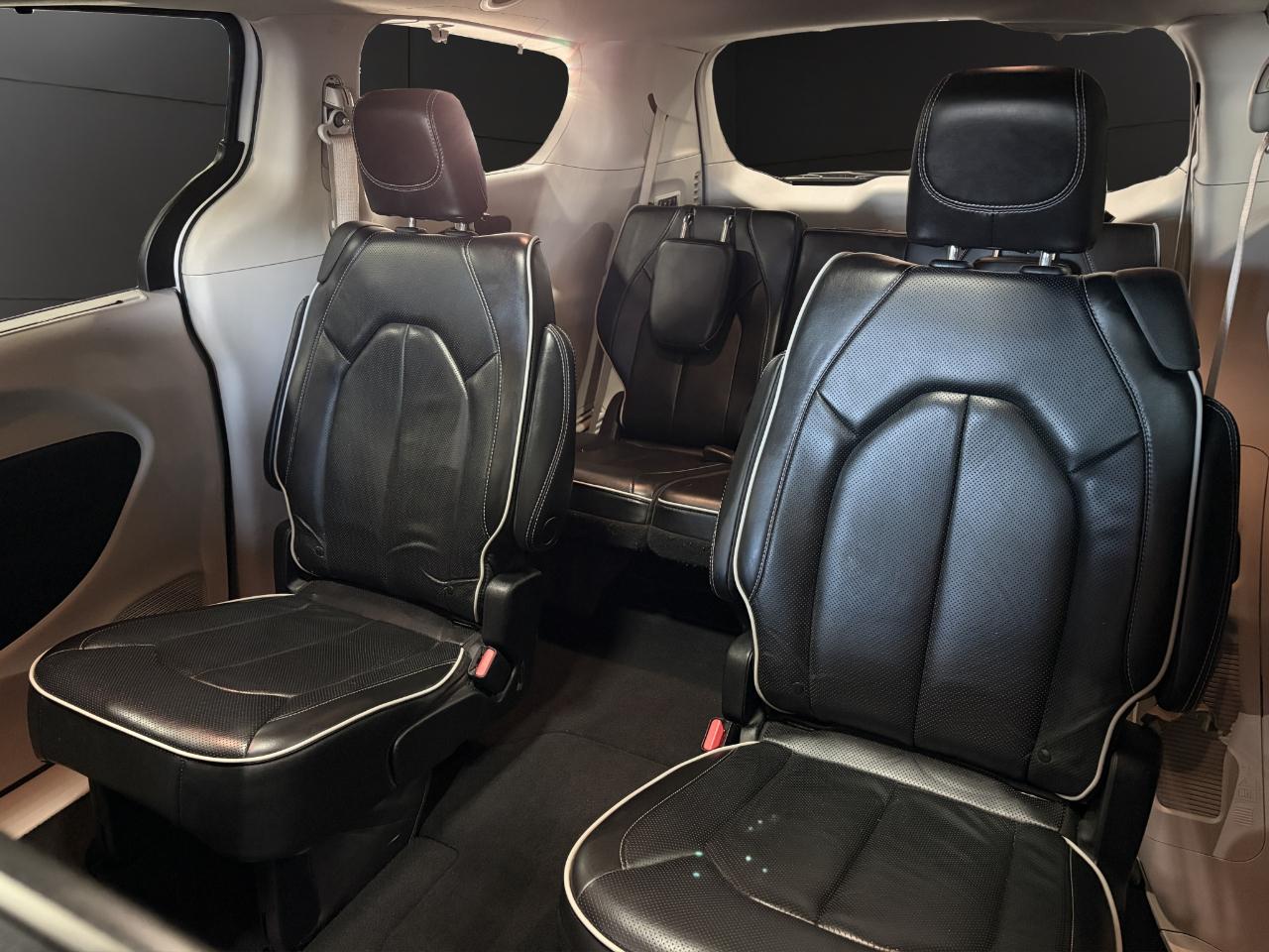 Chrysler Pacifica Limited FWD 2022