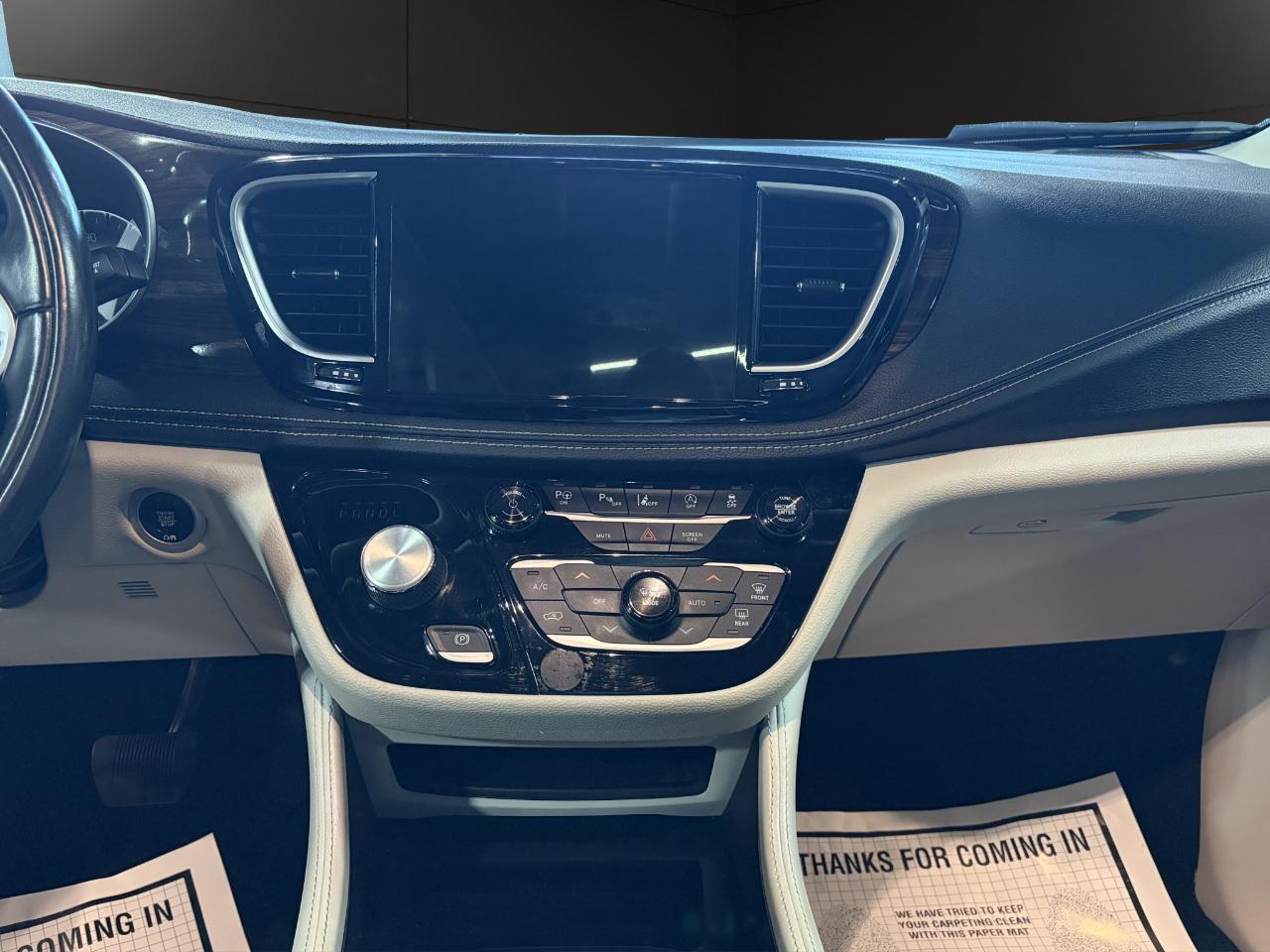 Chrysler Pacifica Limited FWD 2022