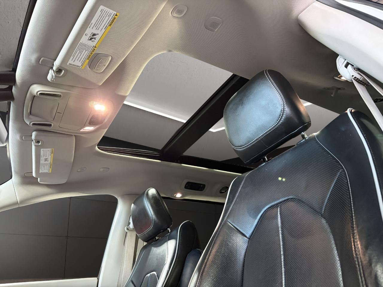 Chrysler Pacifica Limited FWD 2022