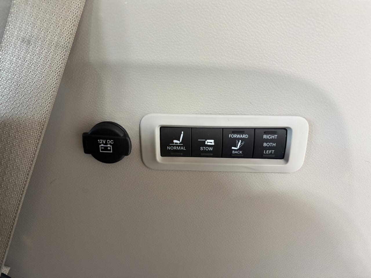 Chrysler Pacifica Limited FWD 2022