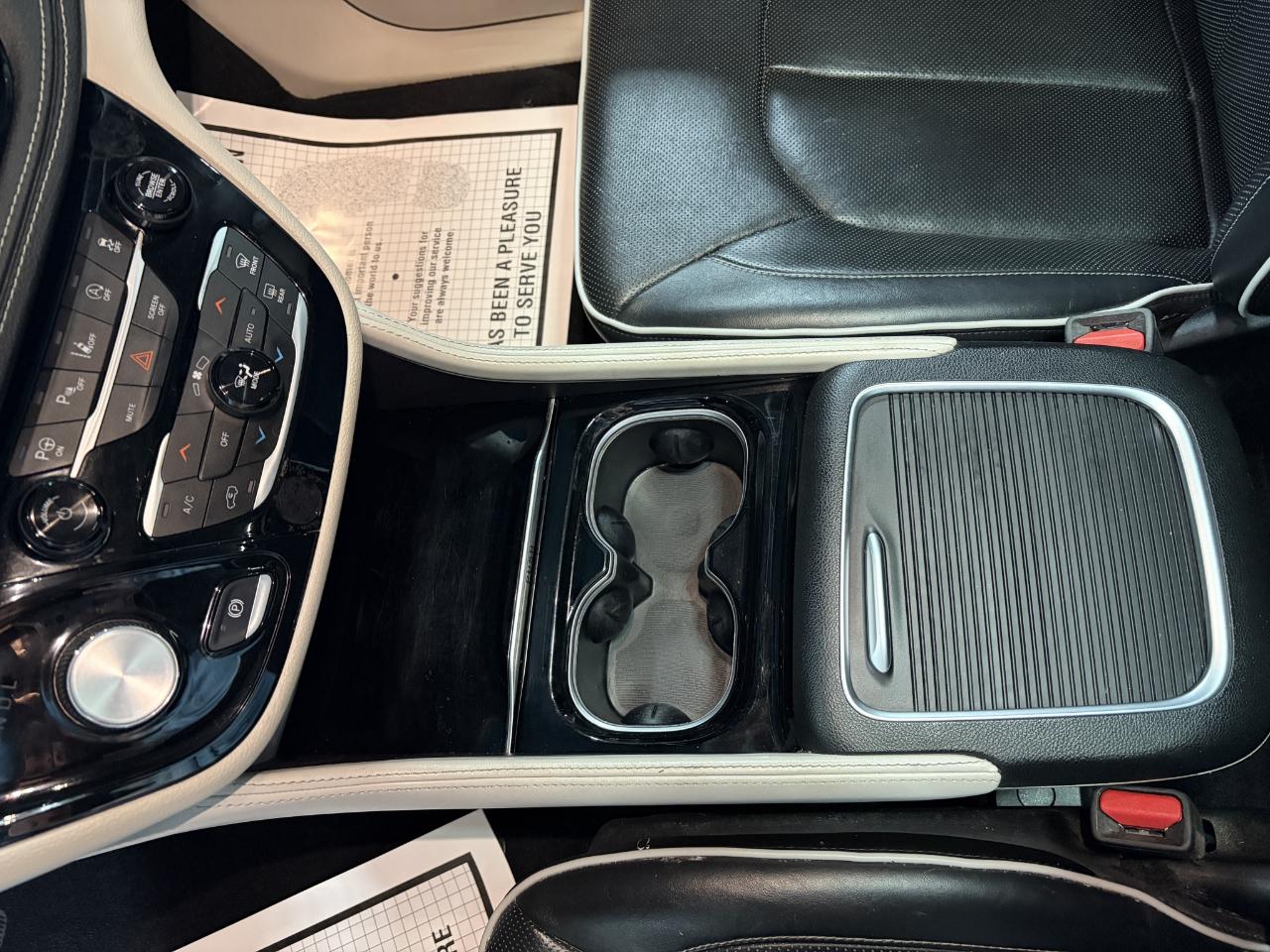 Chrysler Pacifica Limited FWD 2022