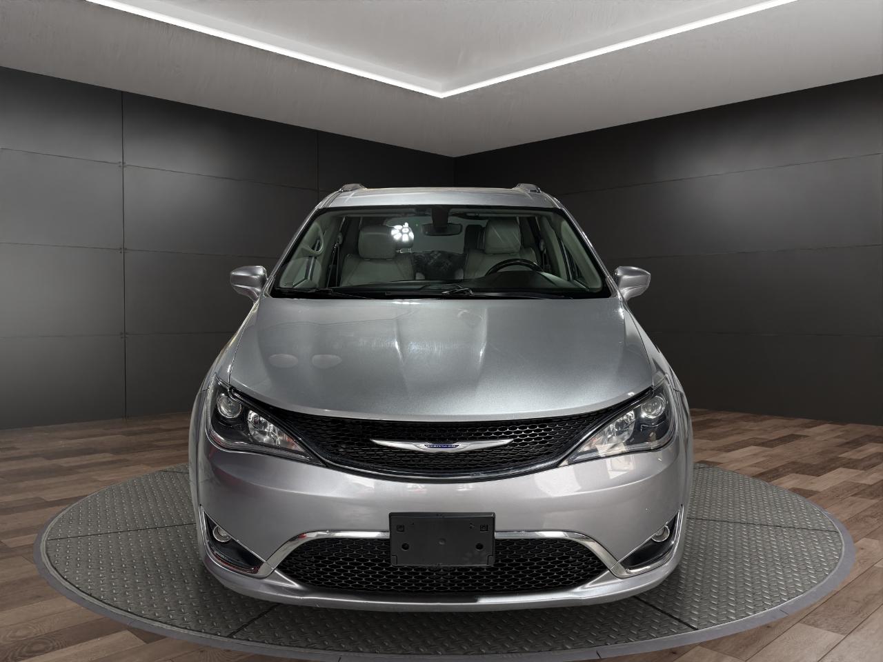Chrysler Pacifica Touring L FWD 2020