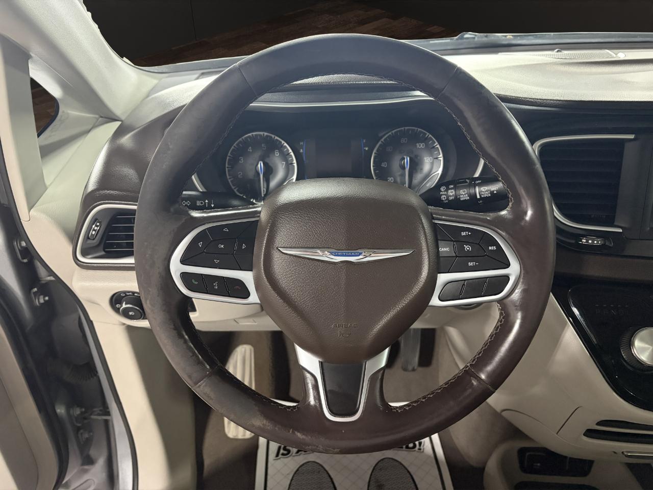 Chrysler Pacifica Touring L FWD 2020