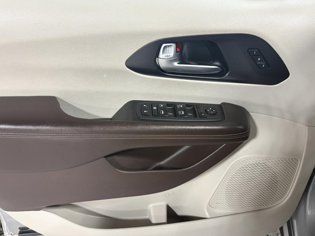 Chrysler Pacifica Touring L FWD 2020