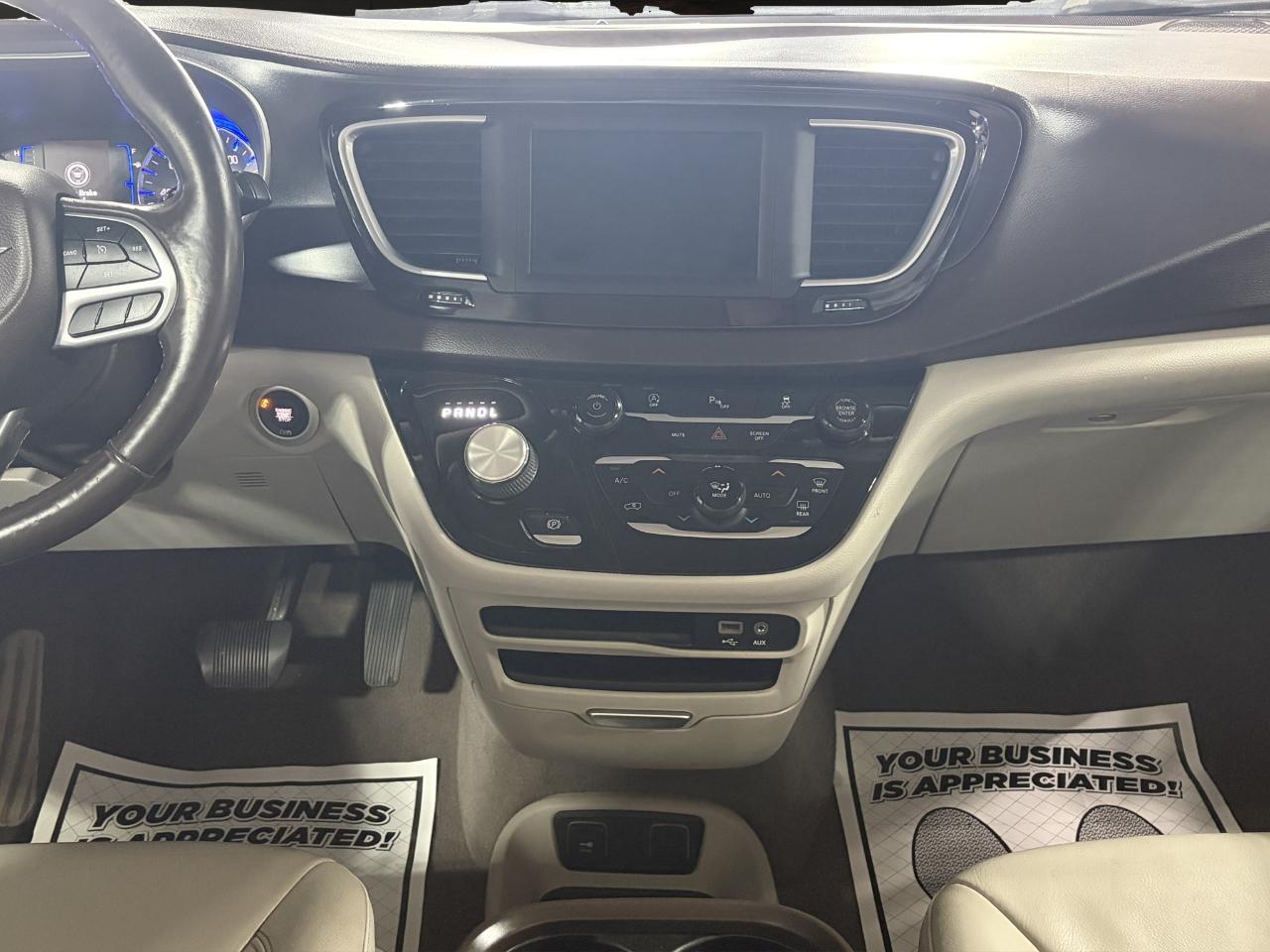 Chrysler Pacifica Touring L FWD 2020