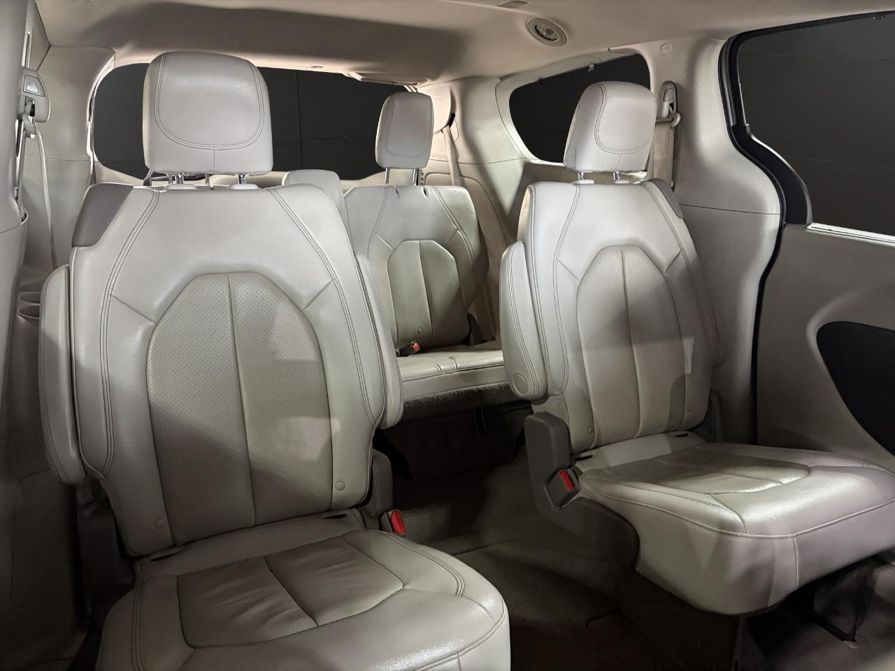 Chrysler Pacifica Touring L FWD 2020