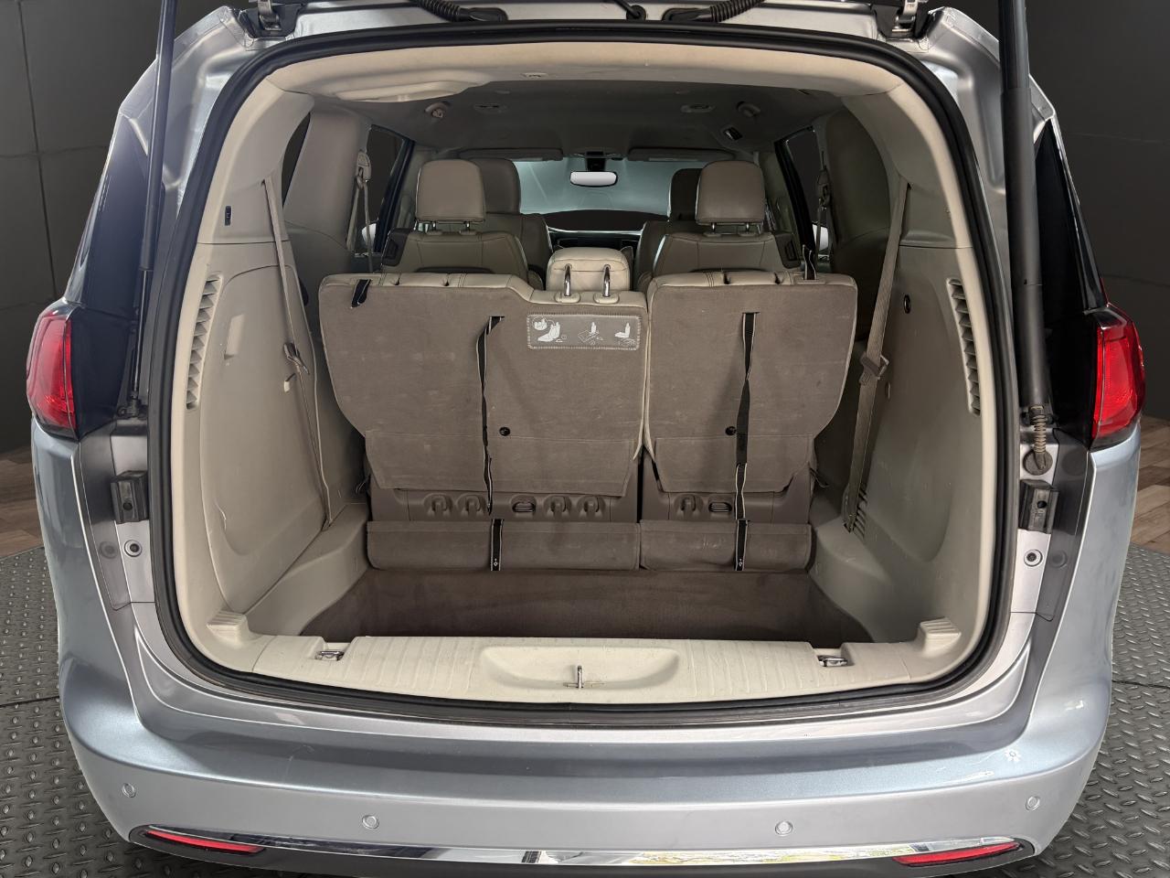 Chrysler Pacifica Touring L FWD 2020