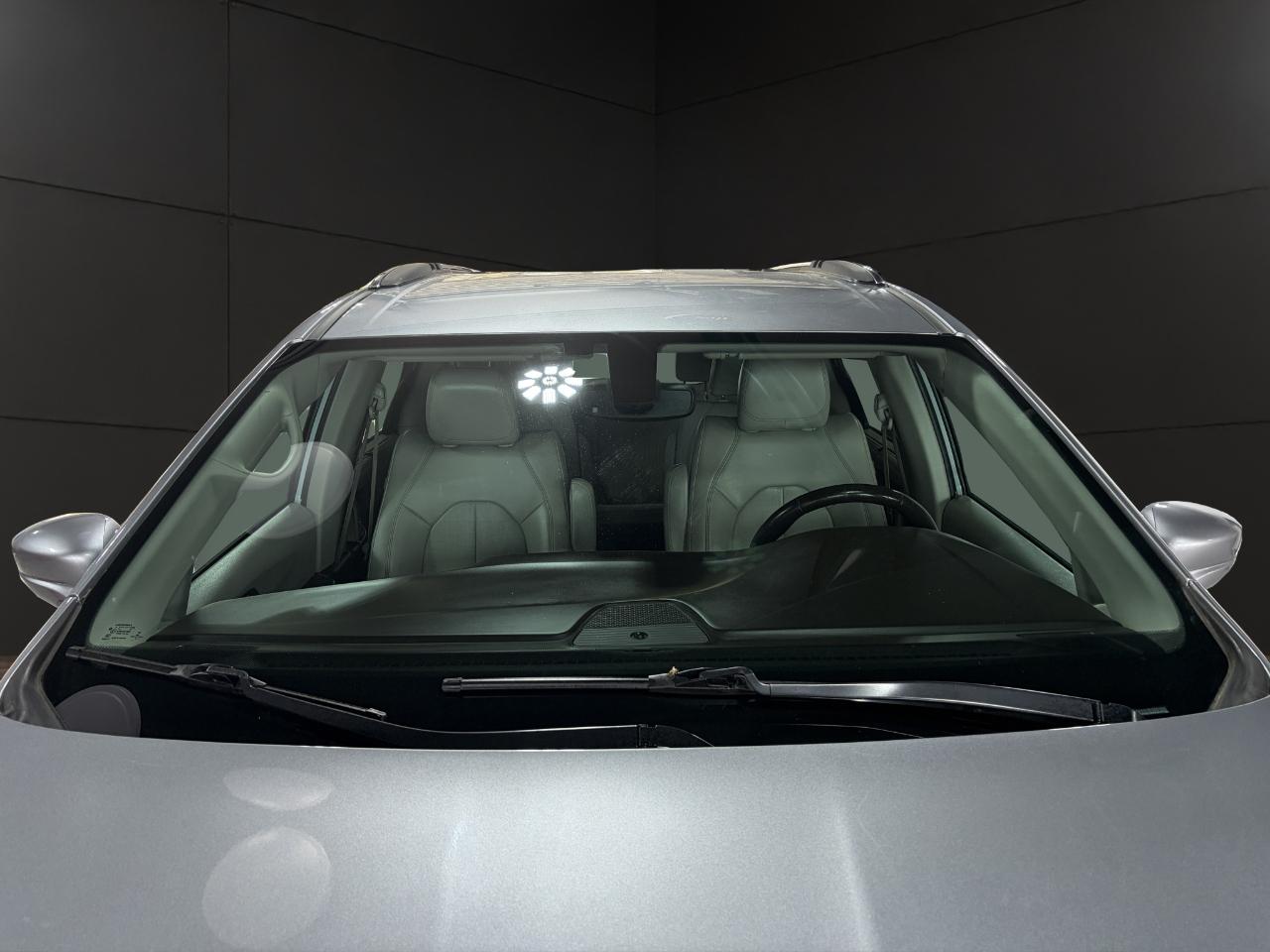 Chrysler Pacifica Touring L FWD 2020