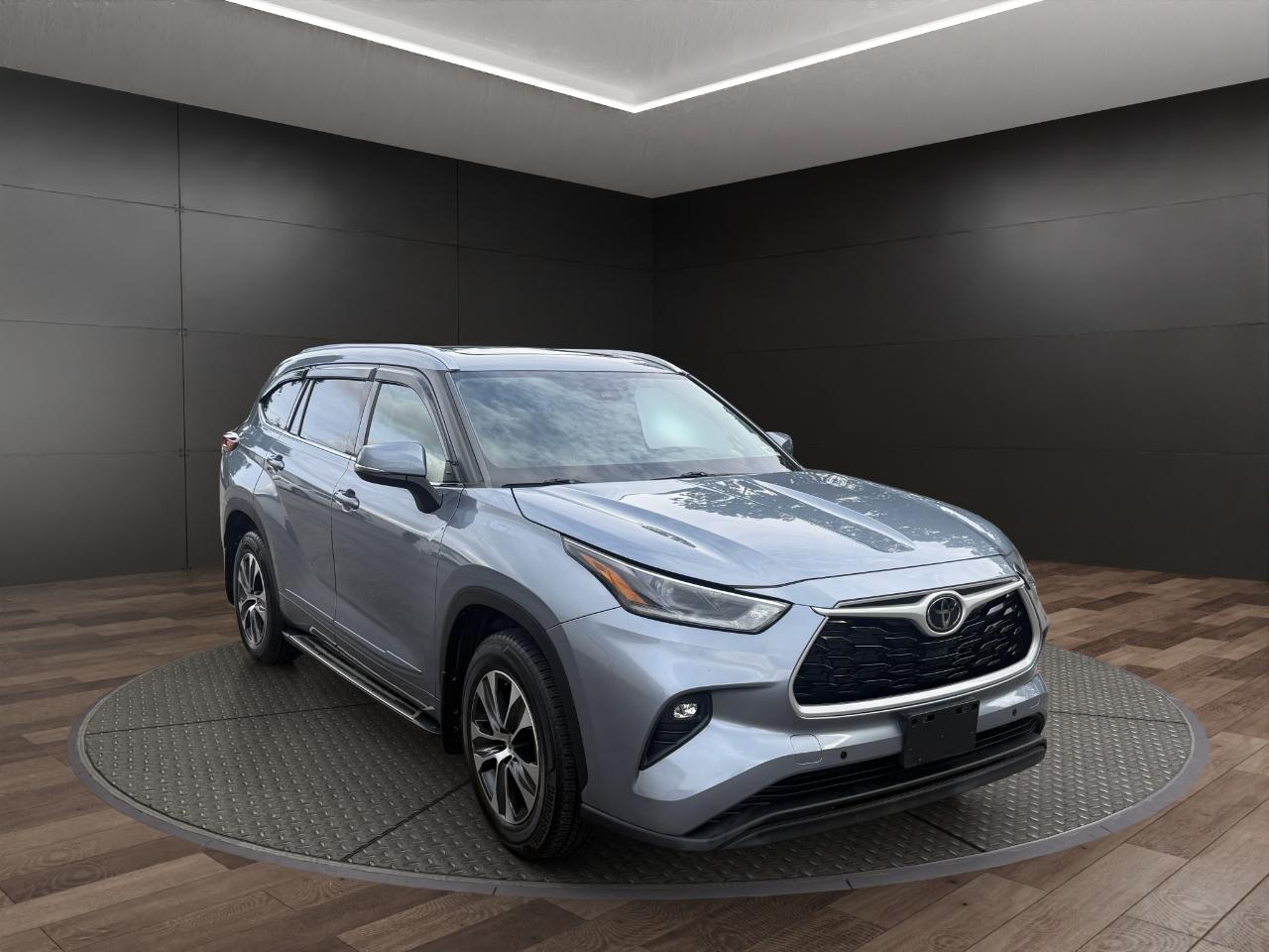 Toyota Highlander XLE AWD (Natl) 2021