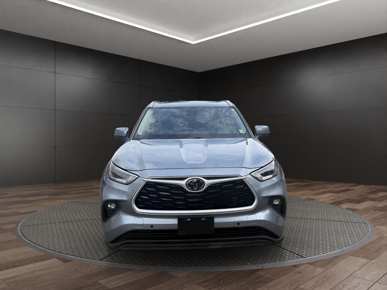 Toyota Highlander XLE AWD (Natl) 2021