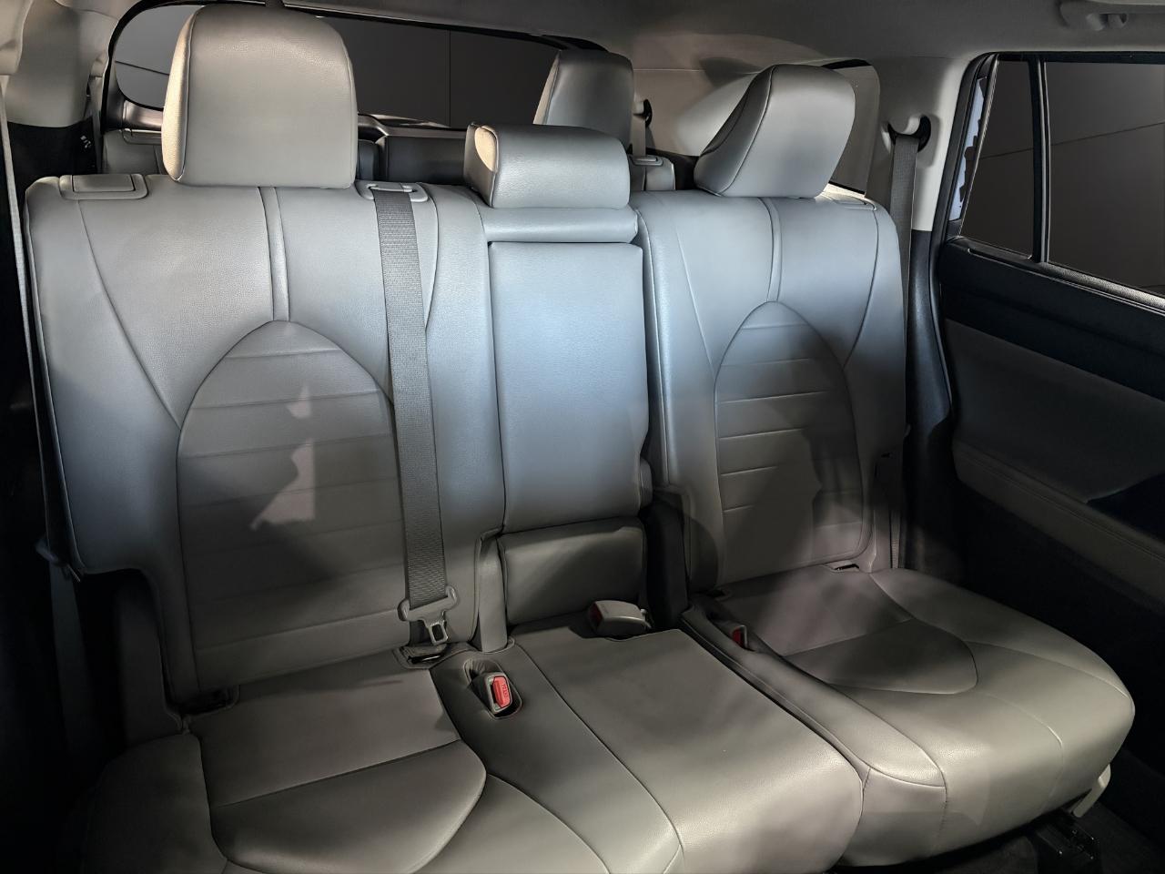Toyota Highlander XLE AWD (Natl) 2021
