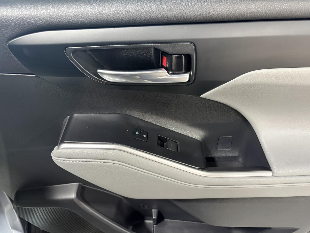 Toyota Highlander XLE AWD (Natl) 2021