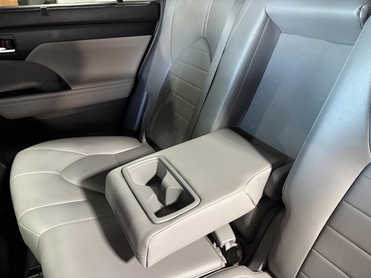 Toyota Highlander XLE AWD (Natl) 2021