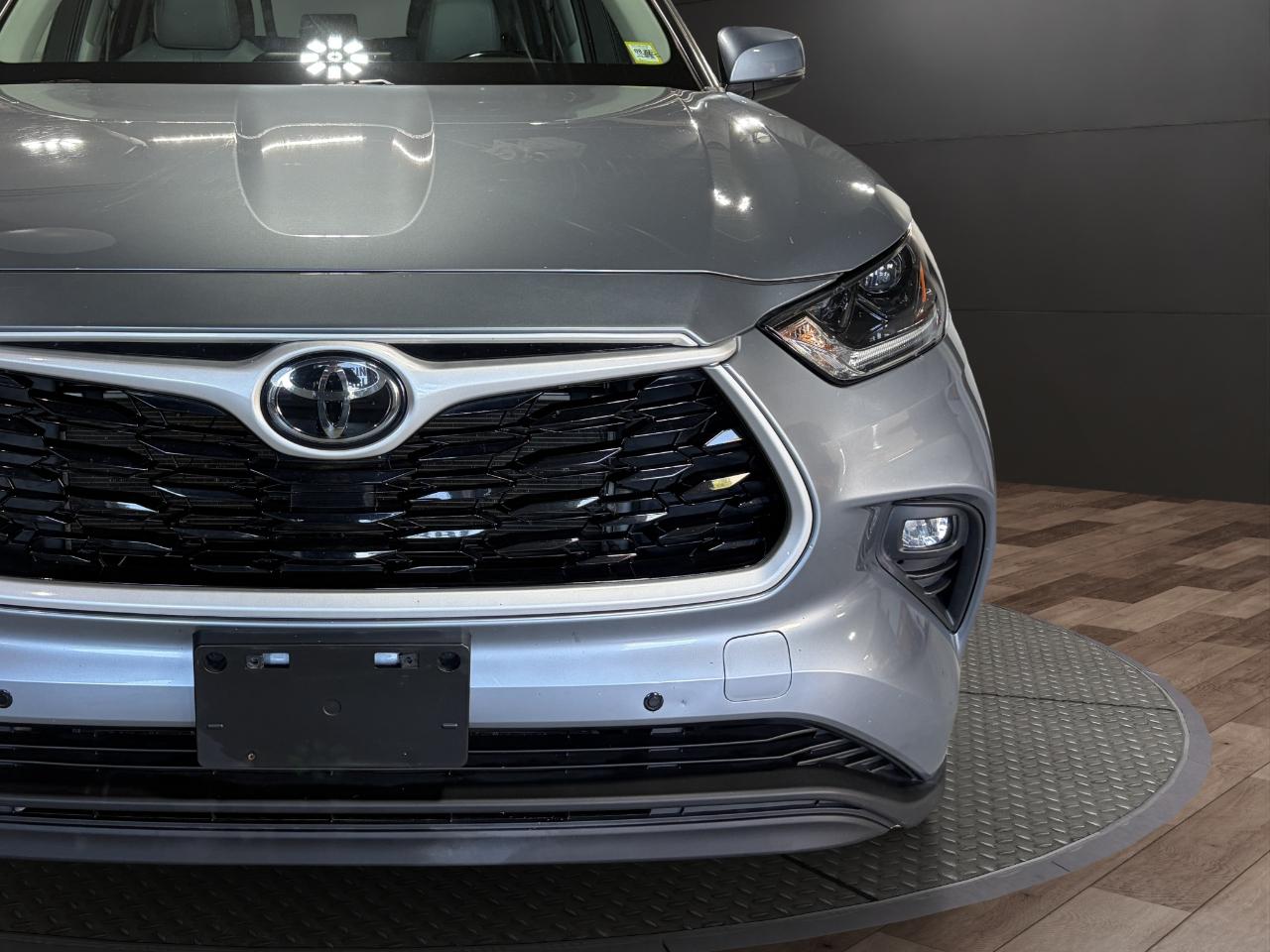 Toyota Highlander XLE AWD (Natl) 2021