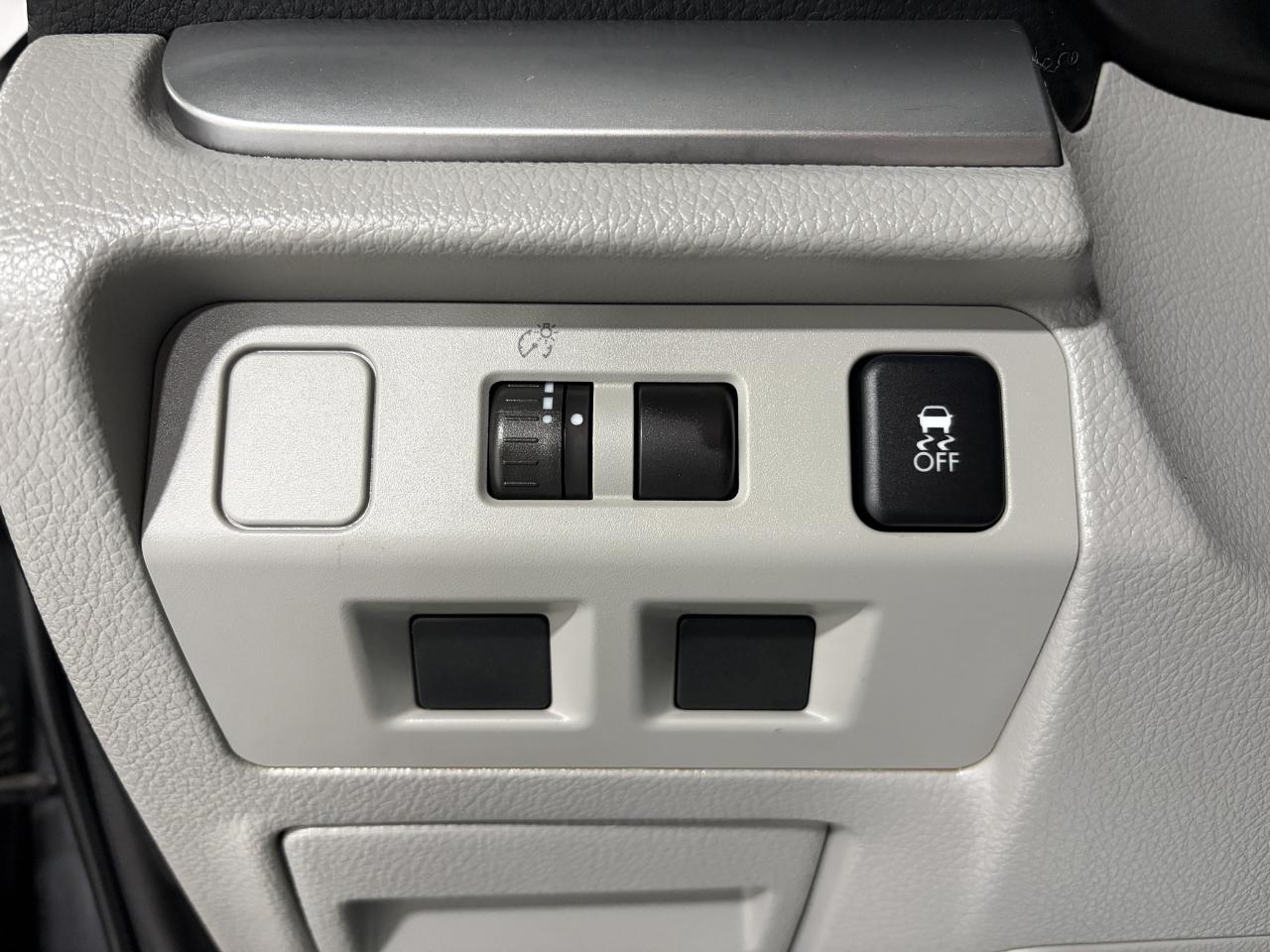Subaru Forester 4dr CVT 2.5i Premium PZEV 2015