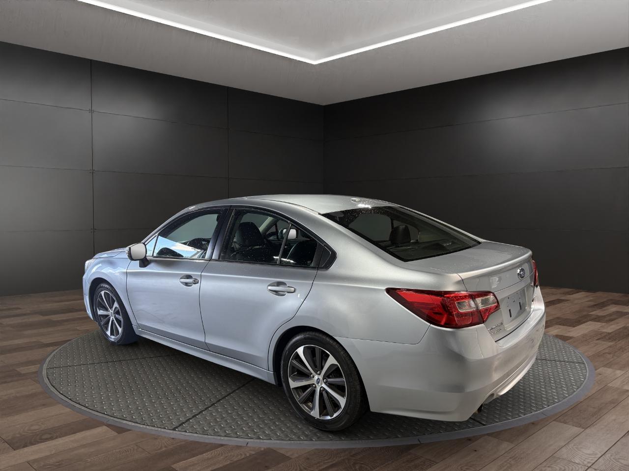 Subaru Legacy 4dr Sdn 2.5i Limited PZEV 2015