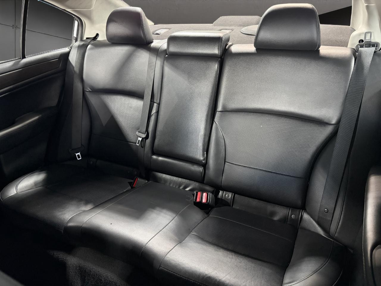 Subaru Legacy 4dr Sdn 2.5i Limited PZEV 2015