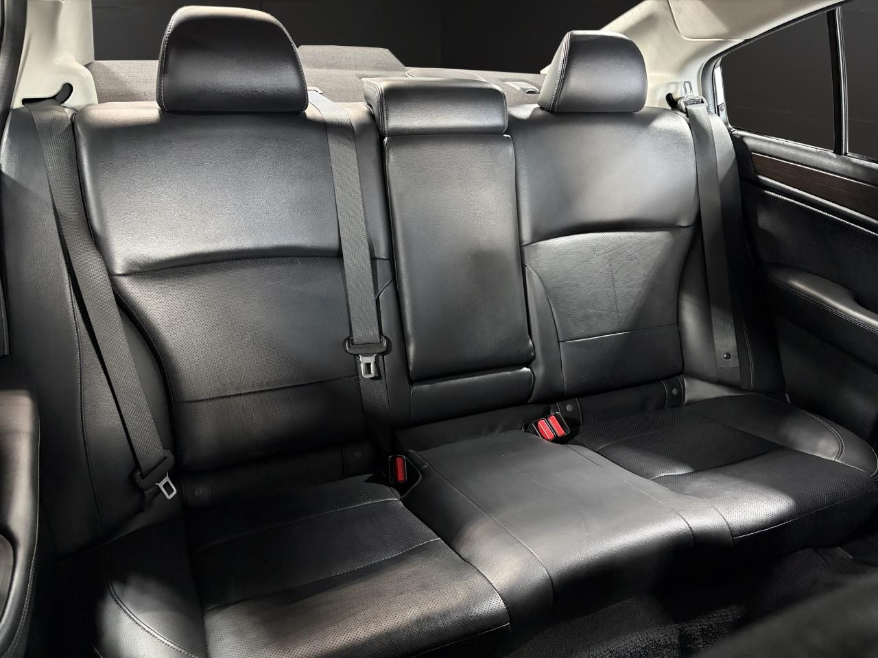 Subaru Legacy 4dr Sdn 2.5i Limited PZEV 2015