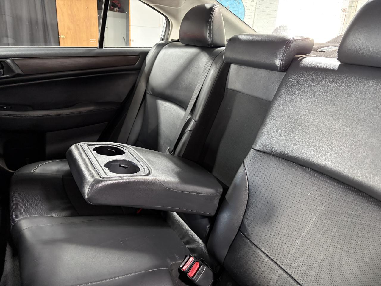 Subaru Legacy 4dr Sdn 2.5i Limited PZEV 2015